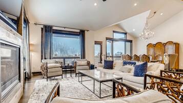 Nhà liên kế, 3 phòng ngủ | Khu phòng khách | TV màn hình phẳng, lò sưởi, đầu đĩa DVD