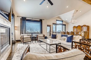 Townhome, 3 Bedrooms | Living area | Flat-screen TV, fireplace, DVD player - New Luxury 3bdr Townhome/stunning Decor, Mountain Views 3 Bedroom Townhouse by RedAwning (Keystone)