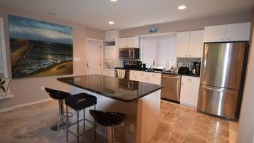 House, 2 Bedrooms | Private kitchen | Fridge, coffee/tea maker, toaster