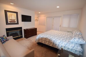 House, 2 Bedrooms | 2 bedrooms, iron/ironing board, free WiFi - Tunnel Avenue 14106 2 Bedroom Home by RedAwning (Ocean City)