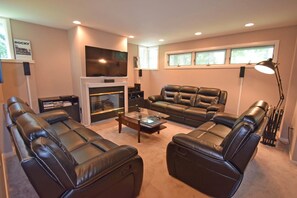 House, 2 Bedrooms | Living area - Tunnel Avenue 14106 2 Bedroom Home by RedAwning (Ocean City)