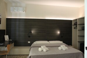 Premium-Doppel- oder -Zweibettzimmer, mit Bad | 1 Schlafzimmer