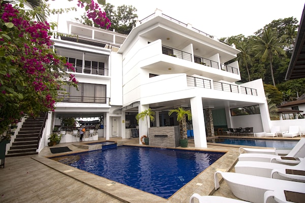 Manarra Seaview Resort - Puerto Galera