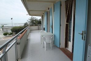 อพาร์ทเมนท์, 2 ห้องนอน | ลานระเบียง/นอกชาน