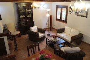 Villa, 3 Bedrooms | Living room | TV