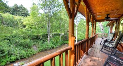 Cute On The Creek 1 Bedroom Cabin by Redawning