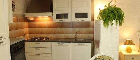 Căn hộ | Bếp riêng | Tủ lạnh, bếp nấu, dụng cụ nấu nướng/bát dĩa/dao nĩa