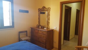 Villa, 2 habitaciones | 2 dormitorios, escritorio, tabla de planchar con plancha y wifi gratis