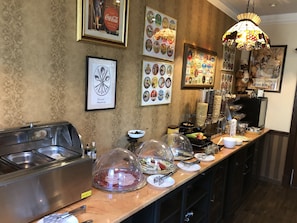 Daily buffet breakfast for a fee - Hotel Aviator Boutique Otopeni (Otopeni)