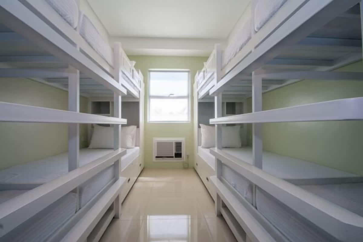 WiFi (free), bed sheets