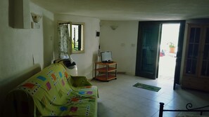 Living area - Beach Front Studio Apartment Tonnarella (Mazara del Vallo)