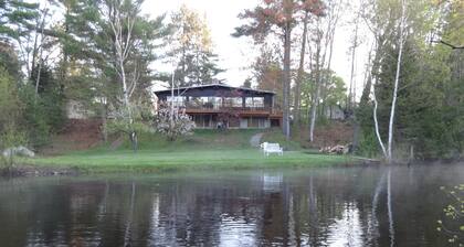 South Branch Ausable River. 4 Bedroom, 3 Bath.
