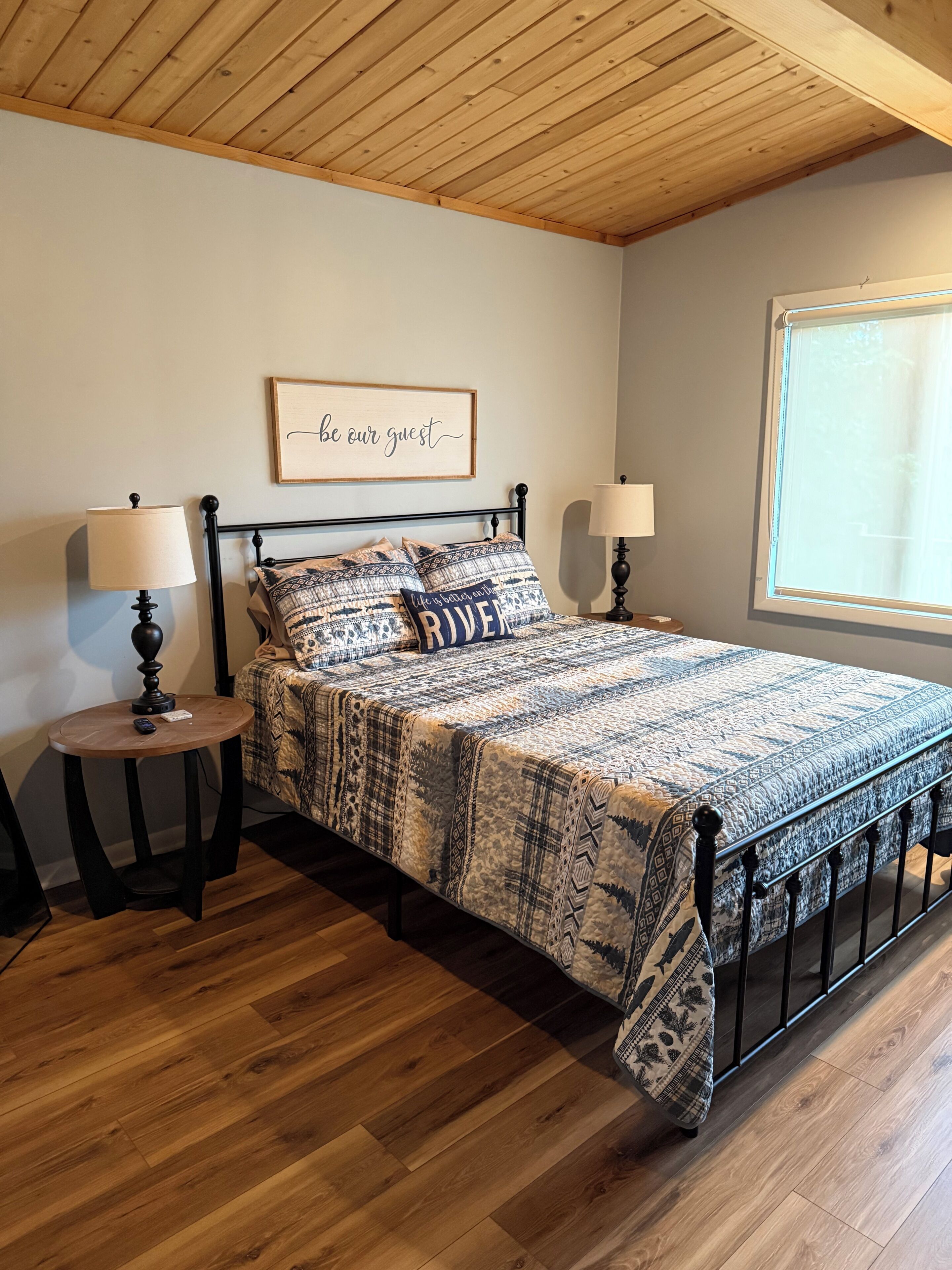 4 chambres, fer et planche à repasser, Wi-Fi gratuit, draps fournis