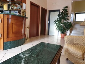Lobby - Hotel Margherita (San Giovanni Rotondo)