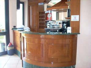 Bar (on property) - Hotel Margherita (San Giovanni Rotondo)