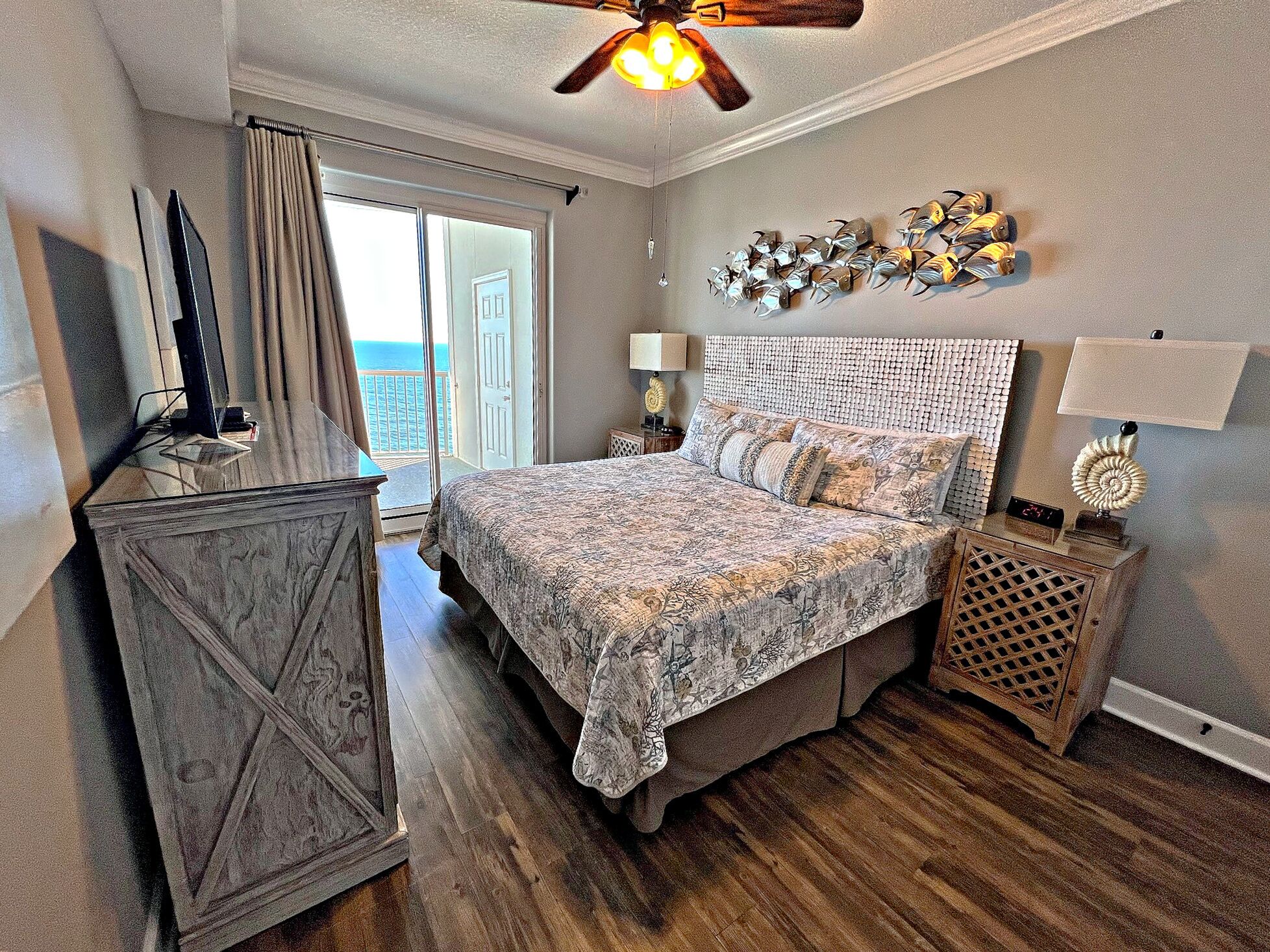 2 habitaciones, tabla de planchar con plancha y acceso a internet 