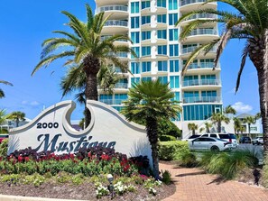 Exterior - Relax and Catch a couple of fish! 🎣 ~ There is something for everyone! (Gulf Shores)