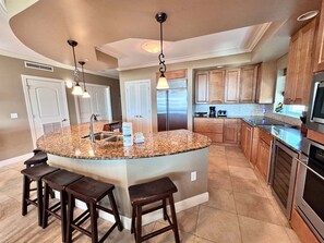 Fridge, microwave, stovetop, dishwasher - Relax and Catch a couple of fish! 🎣 ~ There is something for everyone! (Gulf Shores)