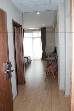 Phòng 2 giường đơn Superior | Minibar, két bảo mật tại phòng, bàn, phòng cách âm 