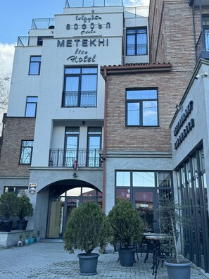 Exterior - Metekhi Line (Tbilisi)