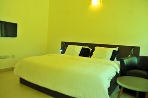 In-room safe, desk, free WiFi - Nordic Hospitality Hotel (Abuja)