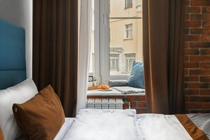 Brankas, setrika/meja setrika, Wi-Fi gratis, dan seprai linen