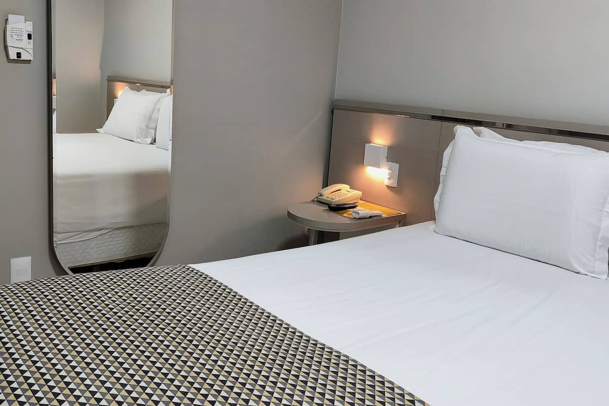 Executive dubbelrum - 1 queensize-säng | Sängtillbehör av högsta kvalitet och minibar