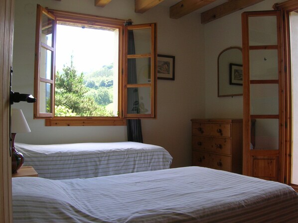 3 bedrooms, desk, iron/ironing board, travel cot