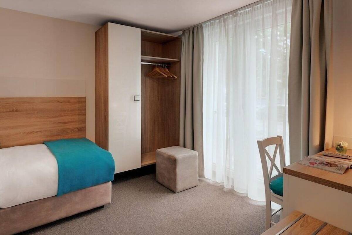 In-room safe, desk, blackout drapes, soundproofing
