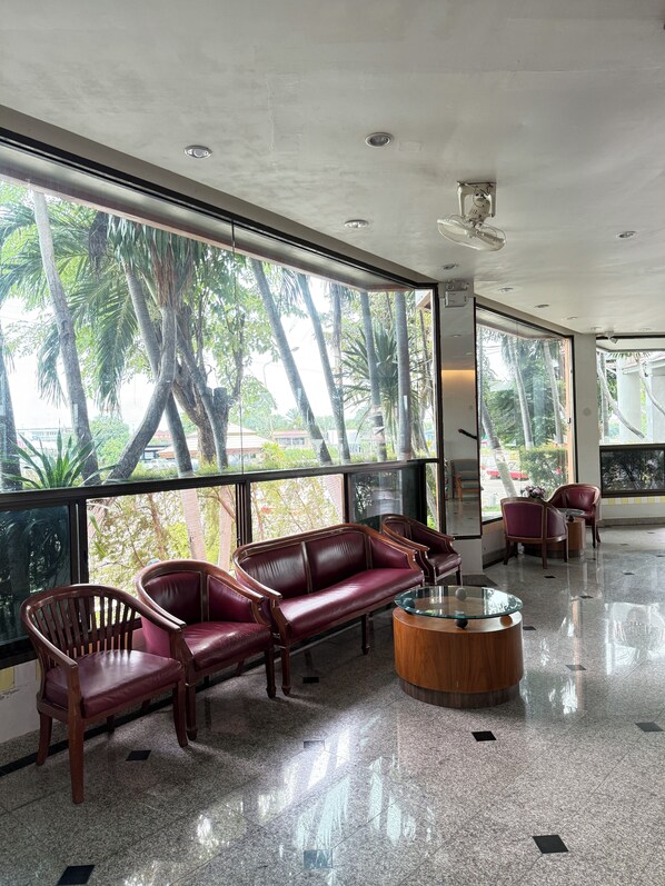 Reception - Lopburi Residence Hotel (Lop Buri)