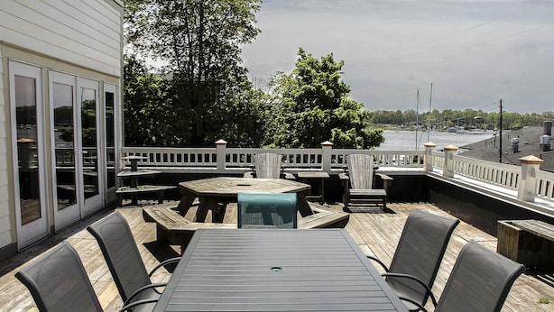 Unclassified image, 1 of 10, button - Harborview Condo (Saugatuck)