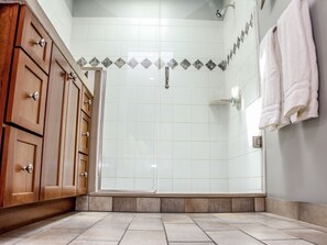 الدش داخل الحمام
