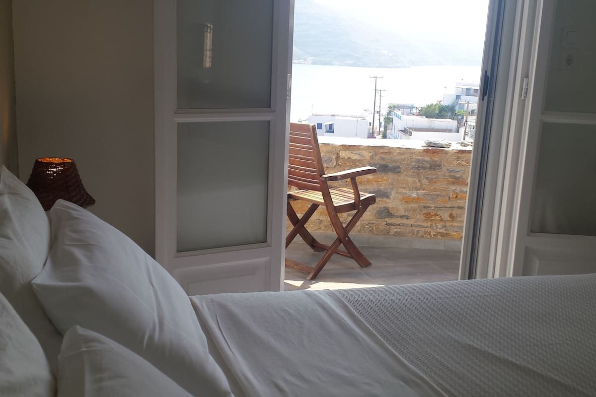 apartment | premium bedding, pillow-top beds, free wifi, bed sheets