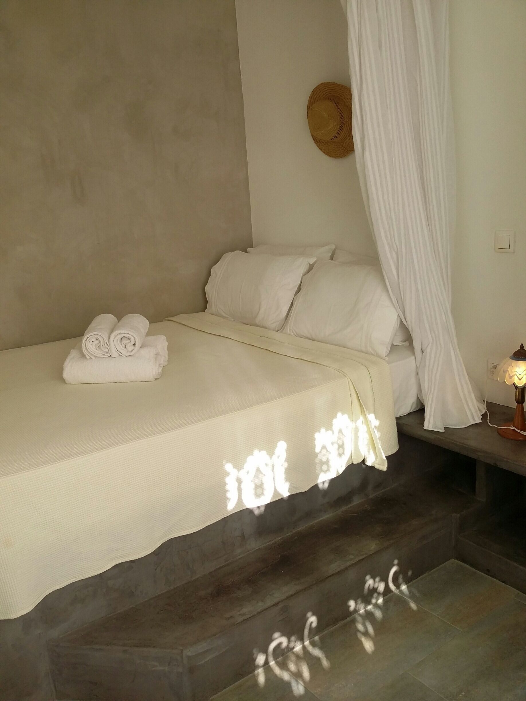 apartment | premium bedding, pillow-top beds, free wifi, bed sheets