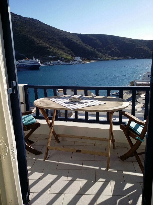 Apartment | Premium bedding, pillowtop beds, free WiFi, bed sheets - Diosmarini Studios & Apartments (Amorgos)
