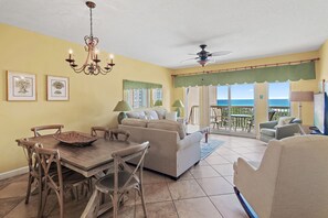 TV, DVD player - ⭐Gulf Views-Walk2Beach-Gulf Front Pool-Balcony-2BR Summit at Tops'l 714⭐ (Miramar Beach)