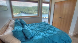 3 bedrooms, desk, iron/ironing board, free WiFi - Timberline Haus - Deck, Hot Tub, Fire Pit & VIEWS! (Nederland)