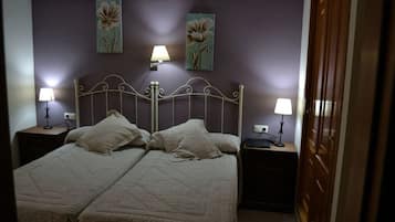 Double Room, City View | Desk, blackout curtains, rollaway beds, free WiFi