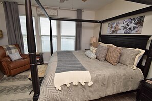 2 bedrooms, iron/ironing board, free internet, bed sheets
