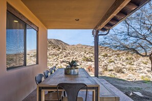 تناول الطعام بالخارج