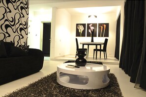 Suite, Balcony, Lake View | Living room | Flat-screen TV - Mizuumi Boutique Hotel (Constanta)