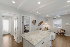 Interior - Perfect Local In Village,1 1/2 Block From #1 Beach In USA, Pool, Wifi, Sun & Fun (Siesta Key)