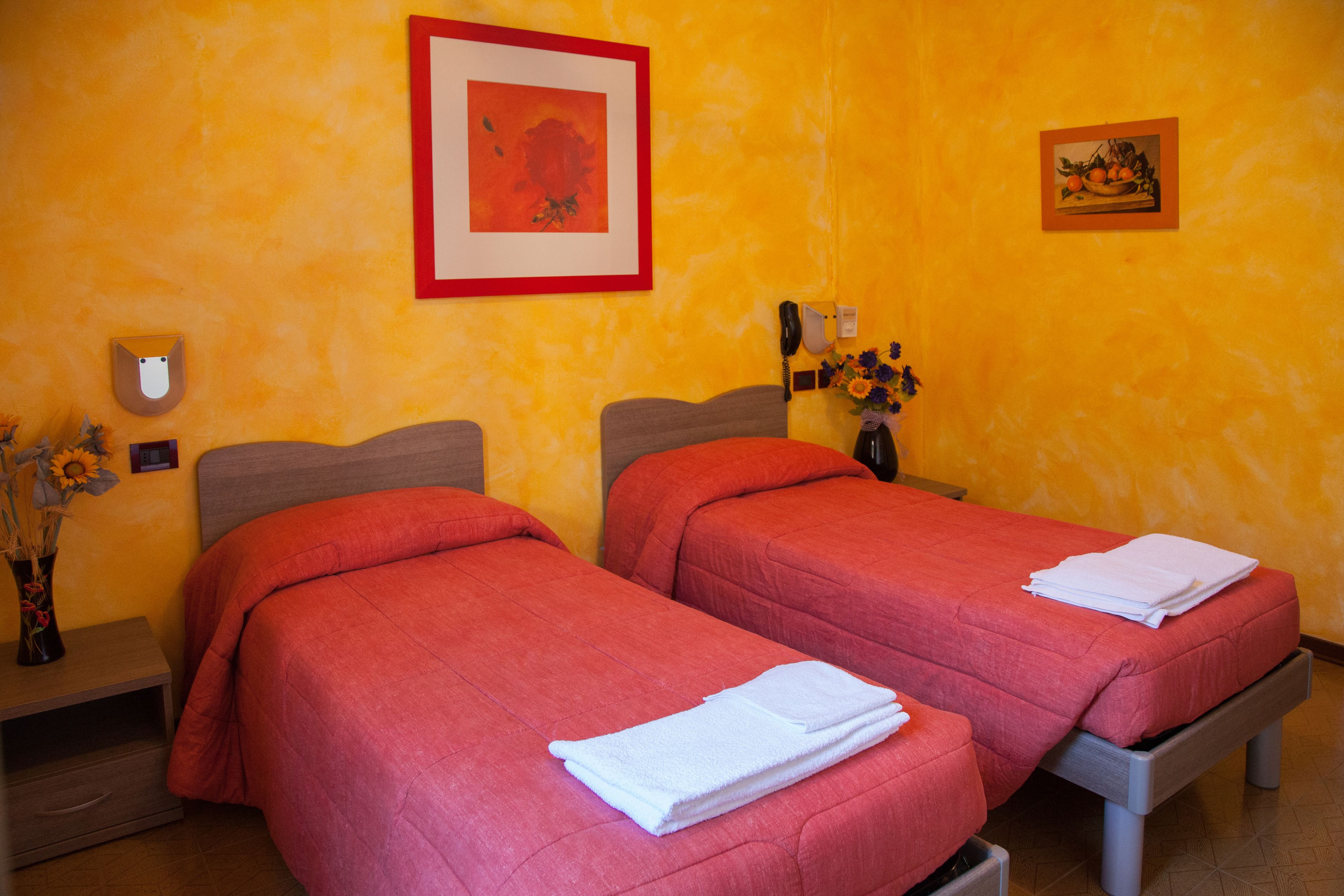 in-room safe, desk, free wifi