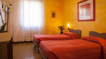 Twin Room, 2 Twin Beds | In-room safe, desk, free WiFi