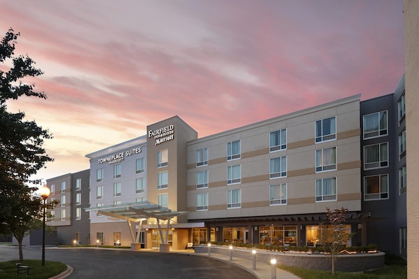 Exterior - Fairfield Inn & Suites by Marriott Louisville Northeast (Louisville)