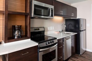 Private kitchen - TownePlace Suites by Marriott Louisville Northeast (Louisville)
