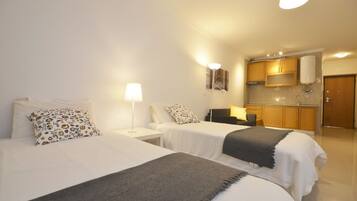 Rollaway beds, bed sheets