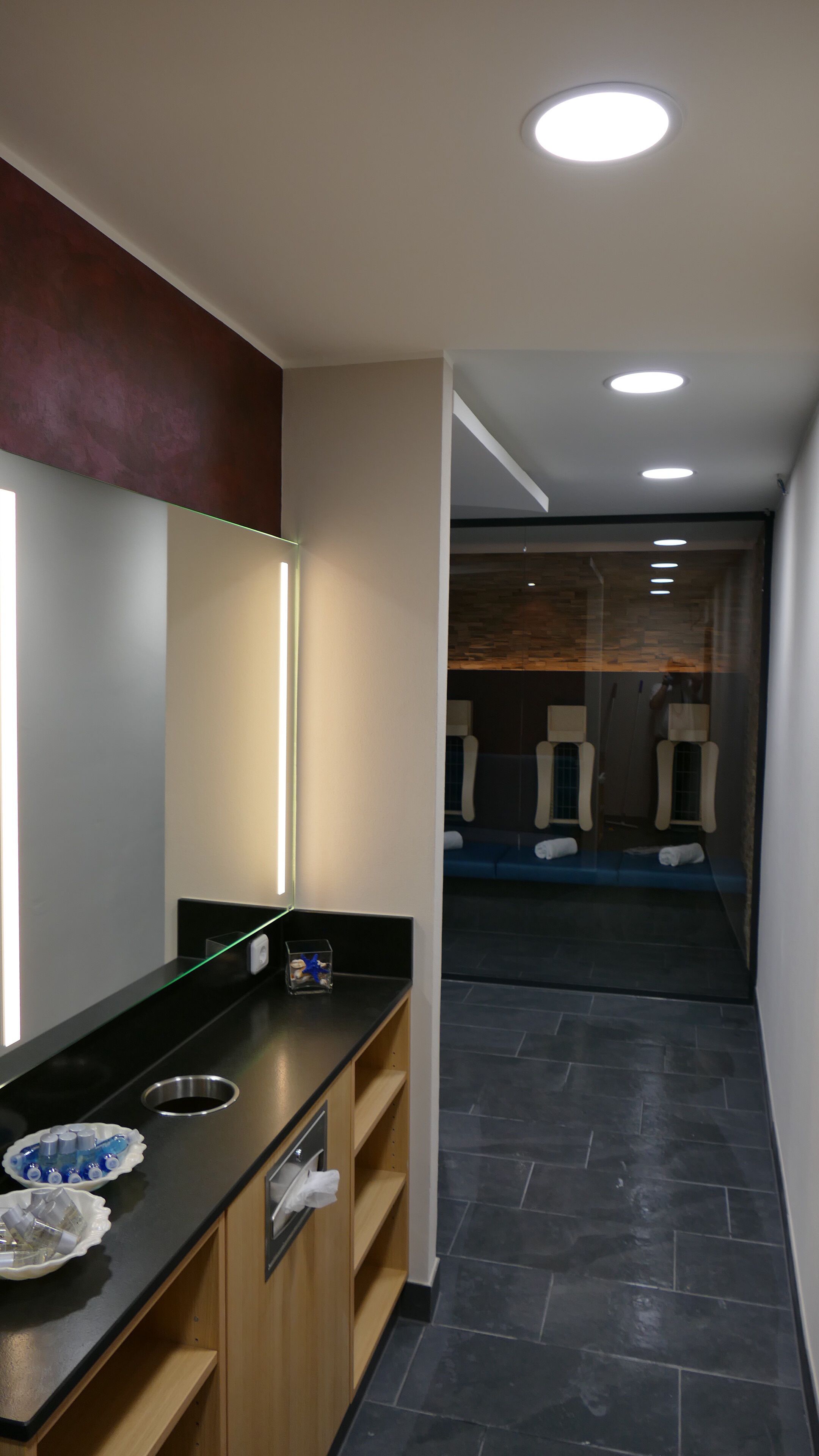 indoor pool, open 7:00 am to 10:00 pm, pool loungers