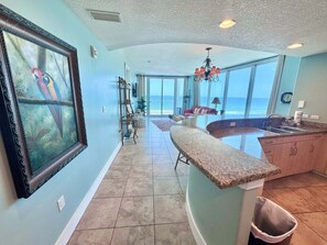 Interior - 🌞The beach is calling- Come stroll the beach for some treasures 🐚🌊 (Gulf Shores)