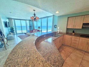 Interior - 🌞The beach is calling- Come stroll the beach for some treasures 🐚🌊 (Gulf Shores)